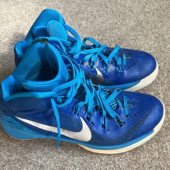 Size 8 Nike Hyperdunk - Picture 2 of 5